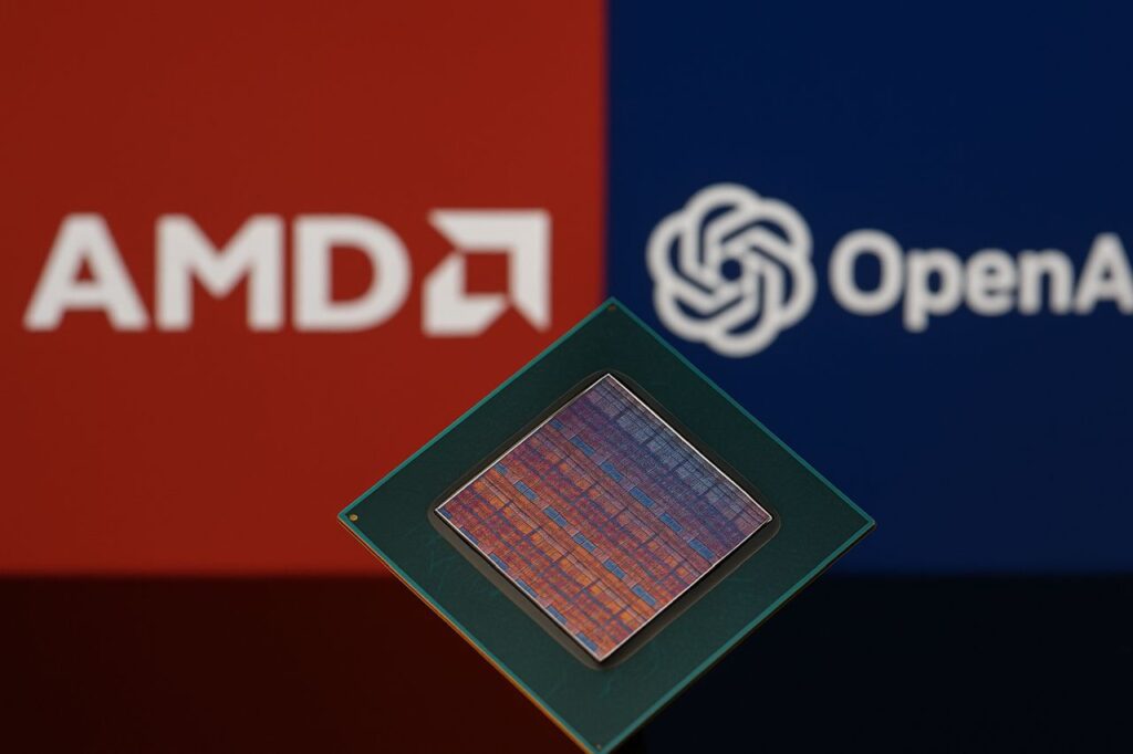 Logo e scritta AMD a sinistra su sfondo rosso e logo e scritta OpenAI a destra su sfondo blu